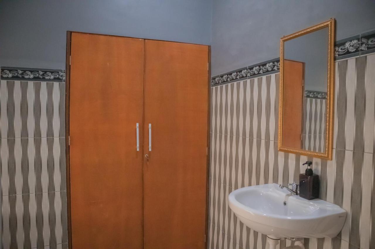 Prasi Sunrise Homestay Toyapakeh Экстерьер фото